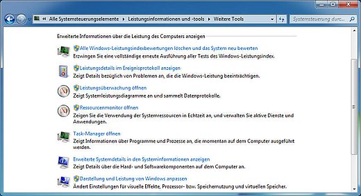 Im Bild sehen Sie die den Bereich WEITERE TOOLS von Windows 7 und verschiedene Links, um Probleme zu analysieren. 